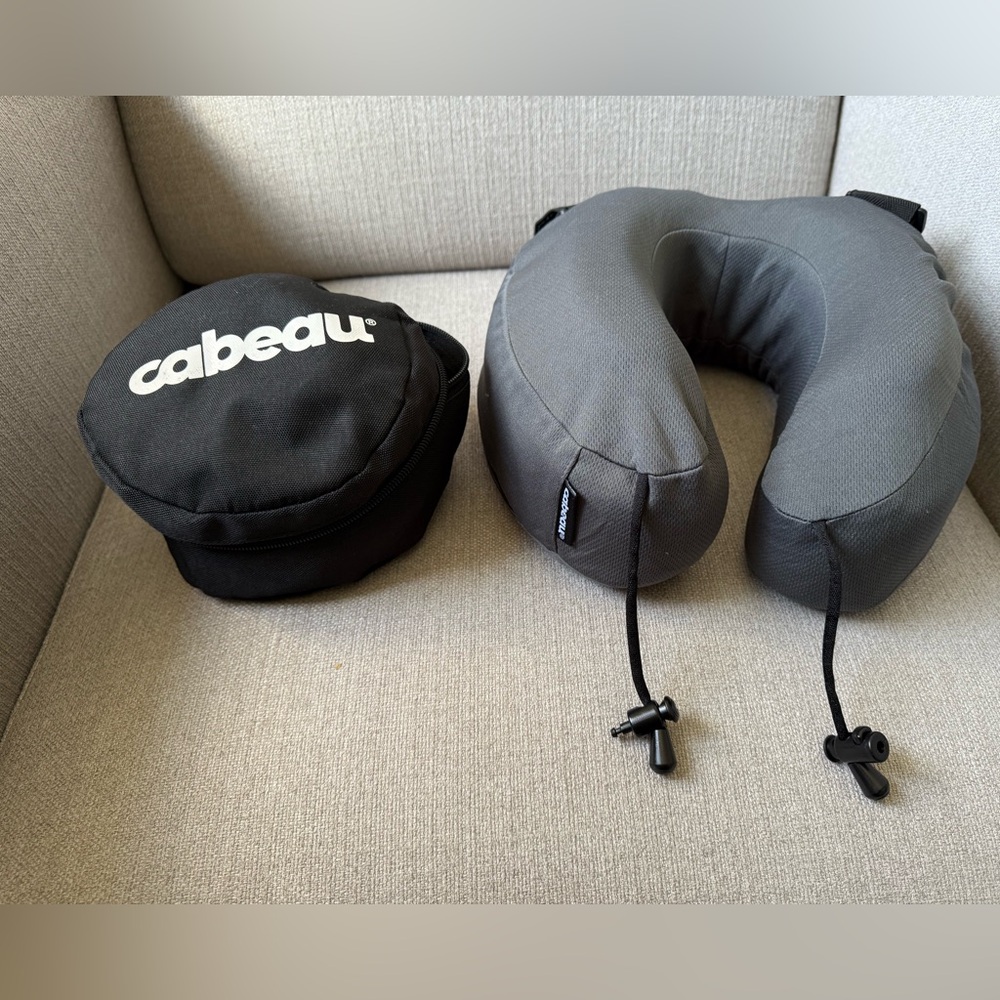 Cabeau Evolution Memory Foam Travel Pillow Grey